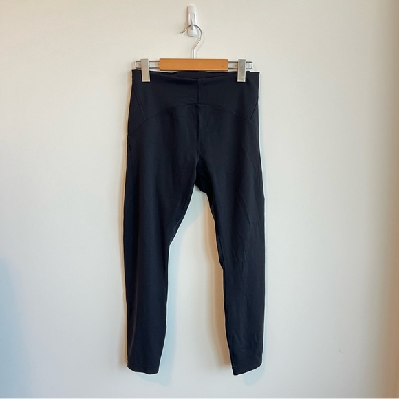 Lululemon Instill High-Rise Tight 25"
Black Size 8 - Picture 5 of 12